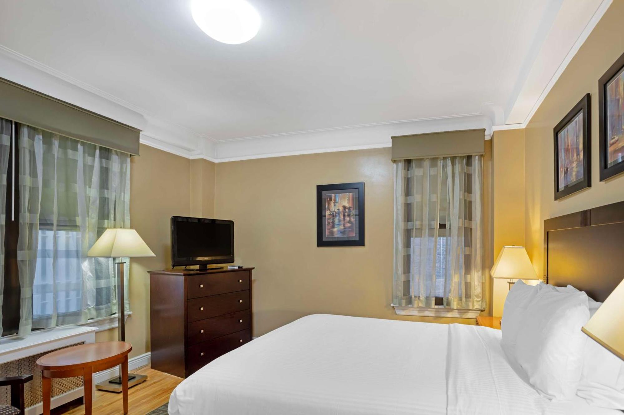 Best Western Plus Hospitality House Suites New York Esterno foto